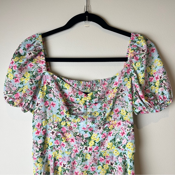 Pastel Floral Multi-Color Milkmaid Cottagecore Sweetheart Neckline Women's Dress - Picture 3 of 6